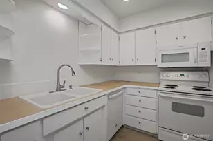 440 St Helens Ave, Tacoma, WA 98402 - Photo 8