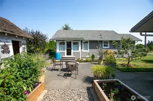 208 Mead Ave, Everson, WA 98247 - Photo 2