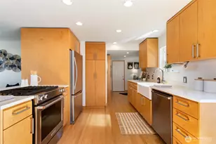 927 NW 105th St, Seattle, WA 98177 - Photo 8