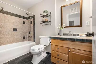 120 14th Avenue #12, Seattle, WA 98122 - Photo 16