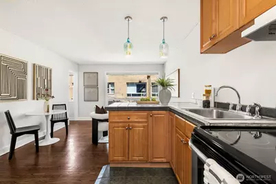 120 14th Avenue #12, Seattle, WA 98122 - Photo 8