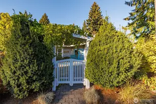 10648 NE 47th Pl, Kirkland, WA 98033 - Photo 4