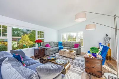 10648 NE 47th Place, Kirkland, WA 98033 - Photo 6
