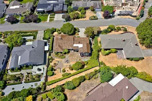 1012 Evergreen Dr, Bellevue, WA 98004 - Photo 24