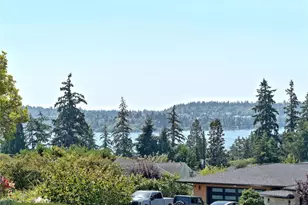 1012 Evergreen Dr, Bellevue, WA 98004 - Photo 10