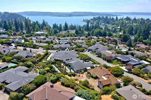 1012 Evergreen Dr, Bellevue, WA 98004 - Photo 2