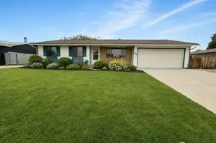 908 N Elliot Ave, Wenatchee, WA 98801 - Photo 1
