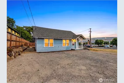 1004 5th Street, Wenatchee, WA 98801 - Photo 2