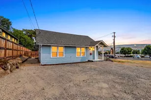 1004 Fifth St, Wenatchee, WA 98801 - Photo 2