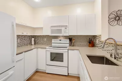 2415 2nd Avenue #432, Seattle, WA 98121 - Photo 14