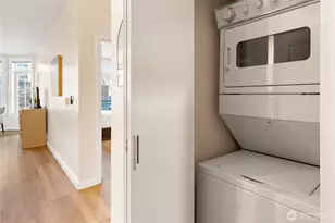 2415 2nd Ave, Seattle, WA 98121 - Photo 16