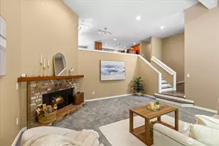 23811 NE 43rd St, Redmond, WA 98053 - Photo 8
