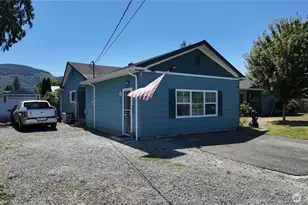 903 Jameson St, Sedro Woolley, WA 98284 - Photo 4