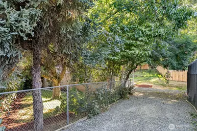 469 Maple Avenue SW, Renton, WA 98057 - Photo 22
