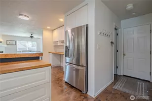 414 N 3rd Pl, Kalama, WA 98625 - Photo 10