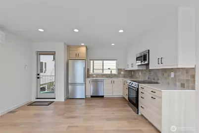 8332 26th Avenue NW, Seattle, WA 98117 - Photo 14