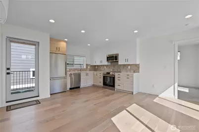 8332 26th Avenue NW, Seattle, WA 98117 - Photo 12