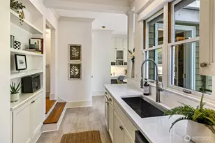 939 13th Ave E, Seattle, WA 98102 - Photo 12