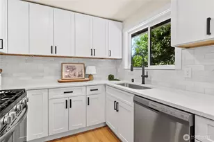 14504 SE 114th Pl, Renton, WA 98059 - Photo 6