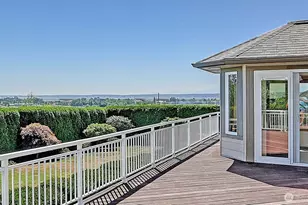 8702 Myrtle St, Stanwood, WA 98292 - Photo 2