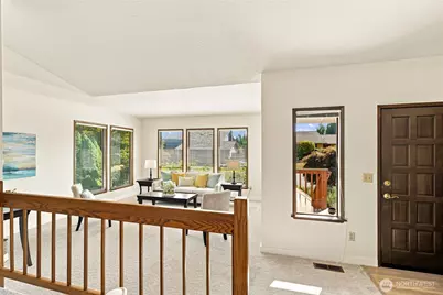 10704 44th Avenue SE, Everett, WA 98208 - Photo 4