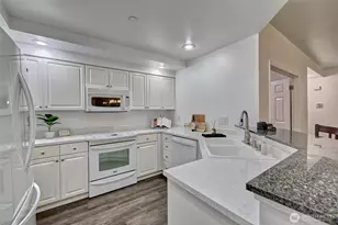 714 228th St SW, Bothell, WA 98021 - Photo 10