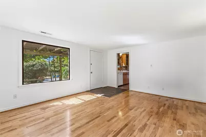 346 N 102nd Street, Seattle, WA 98133 - Photo 6