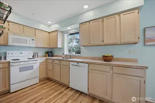 321 SE Orchard Dr, North Bend, WA 98045 - Photo 6
