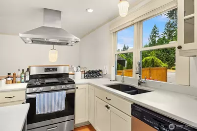 13525 NE 188th Place, Woodinville, WA 98072 - Photo 10