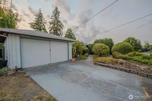 23427 28th Ave S, Des Moines, WA 98198 - Photo 2
