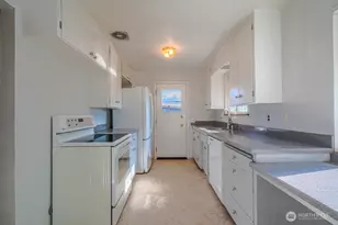 23427 28th Ave S, Des Moines, WA 98198 - Photo 8