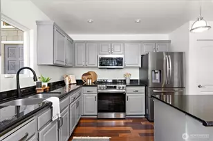 2035 W Lake Sammamish Pkwy SE, Bellevue, WA 98008 - Photo 10