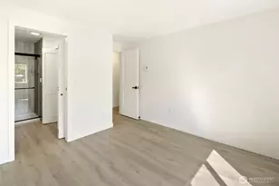 9255 Greenwood Ave N, Seattle, WA 98103 - Photo 12