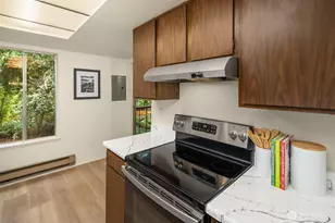 4727 W Lake Sammamish Pkwy SE, Issaquah, WA 98027 - Photo 12