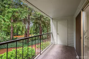 4727 W Lake Sammamish Pkwy SE, Issaquah, WA 98027 - Photo 16