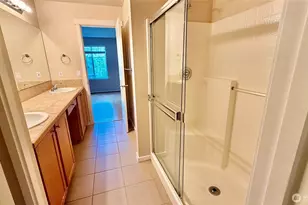 5583 Lakemont Blvd SE, Bellevue, WA 98006 - Photo 10