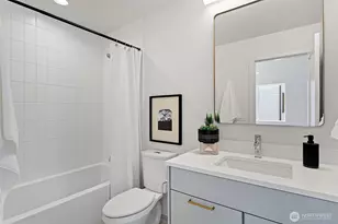 8037 Wallingford Ave N, Seattle, WA 98103 - Photo 24