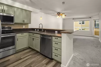 12534 15th Avenue NE #22, Seattle, WA 98125 - Photo 10