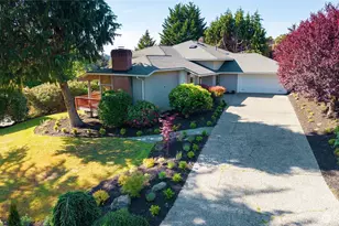 8808 NE 14th St, Clyde Hill, WA 98004 - Photo 1