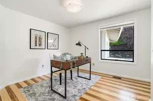 8808 NE 14th St, Clyde Hill, WA 98004 - Photo 16