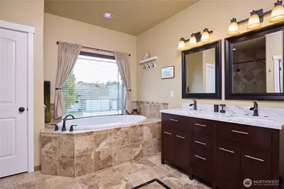 404 Coyote Ridge Dr, Walla Walla, WA 99362 - Photo 16