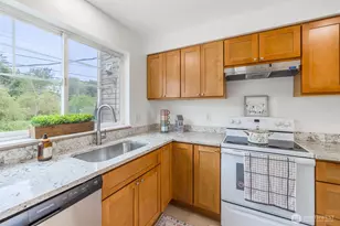 5914 35th Ave Ave S, Seattle, WA 98118 - Photo 2