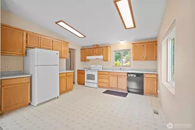 3735 Cyprus Way, Ferndale, WA 98248 - Photo 16