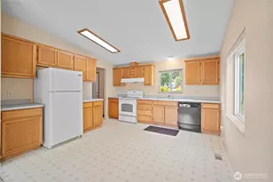 3735 Cyprus Way, Ferndale, WA 98248 - Photo 16