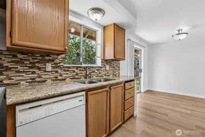 1643 S 245th Place, Des Moines, WA 98198 - Photo 14