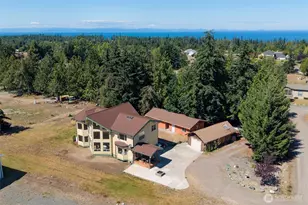 114 Blackberry Ln, Port Angeles, WA 98362 - Photo 2