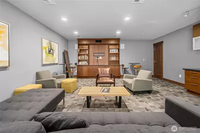 4547 8th Avenue NE #504, Seattle, WA 98105 - Photo 10