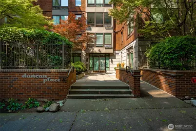 4547 8th Avenue NE #504, Seattle, WA 98105 - Photo 6