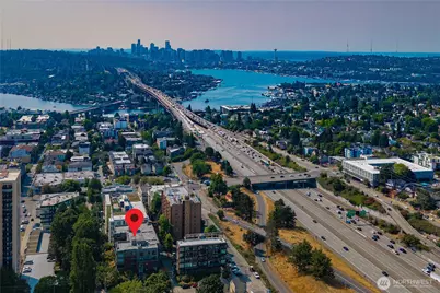 4547 8th Avenue NE #504, Seattle, WA 98105 - Photo 28