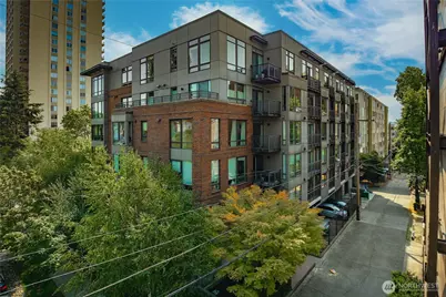 4547 8th Avenue NE #504, Seattle, WA 98105 - Photo 2